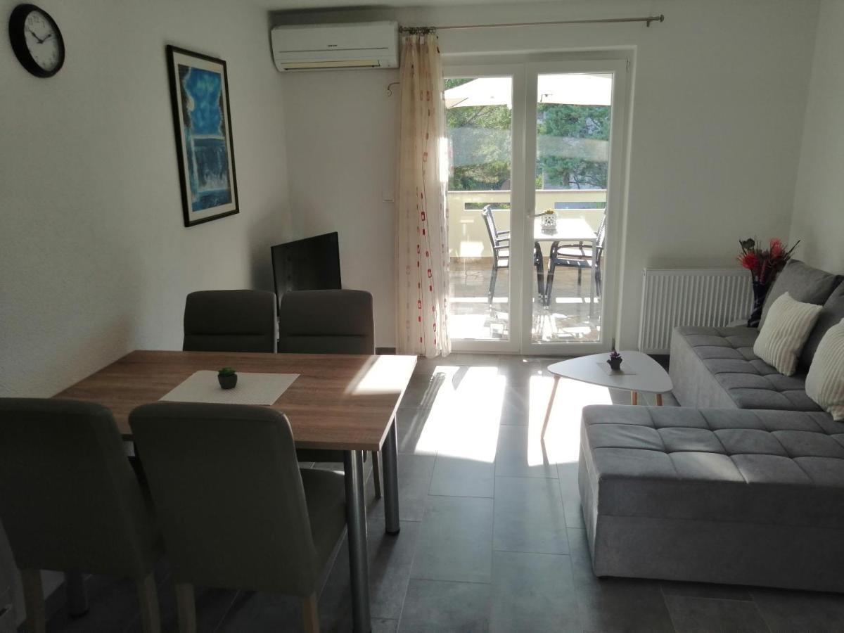 Apartmani Grabovcic Punat Ngoại thất bức ảnh