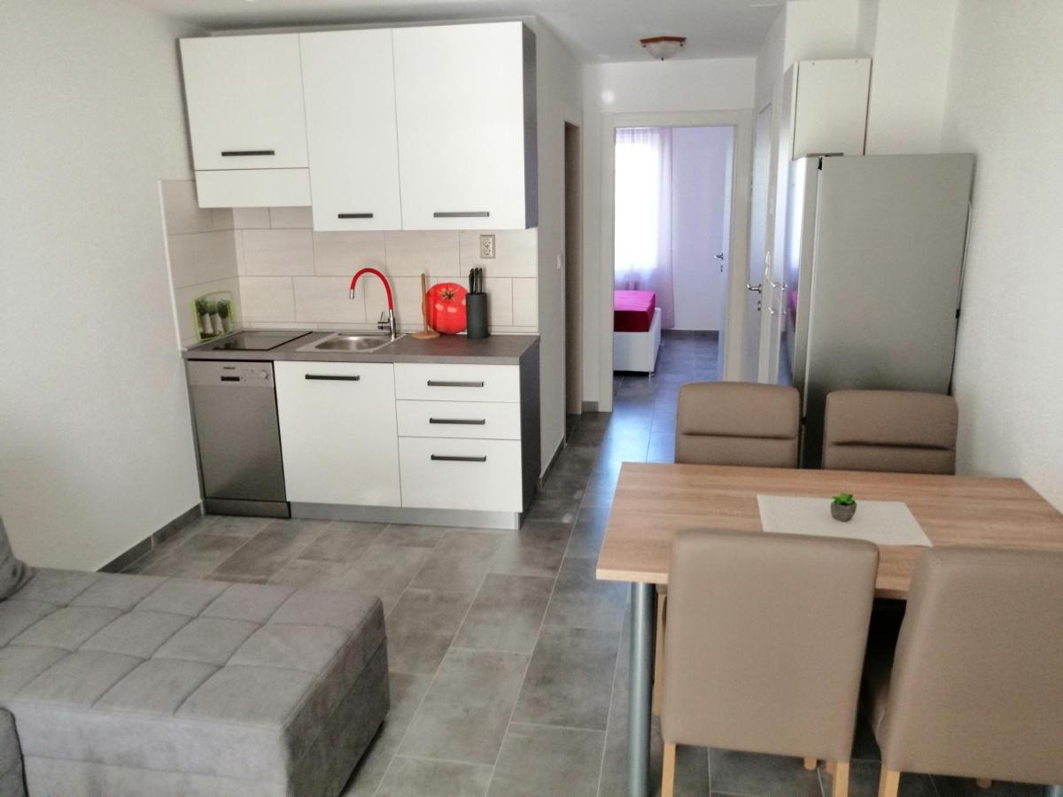 Apartmani Grabovcic Punat Ngoại thất bức ảnh